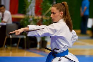 1558517472-49.jpg