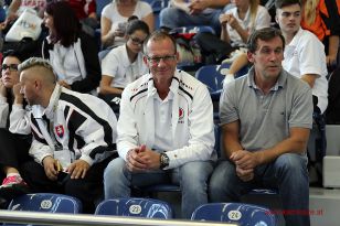 1475067305-120-von-204.jpg