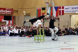 1475067276-94-von-204.jpg