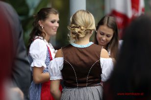 1475067216-40-von-204.jpg