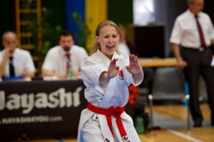 1558517413-37.jpg