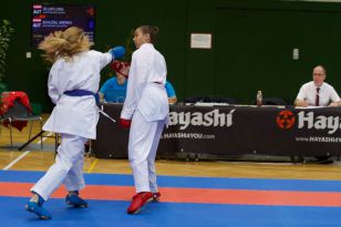 1558517663-78.jpg