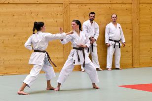 1573404258-32.jpg