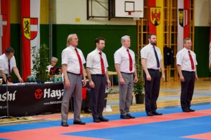 1558517414-38.jpg