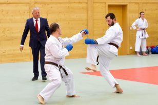 1573404312-43.jpg