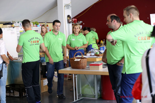 1475067180-9-von-204.jpg