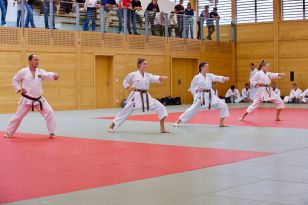 1573404109-15.jpg