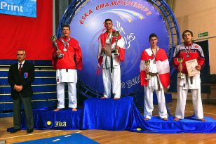 seibukan_Shotokan_Europameisterschaft_in_Belgrad_2012_003.jpg
