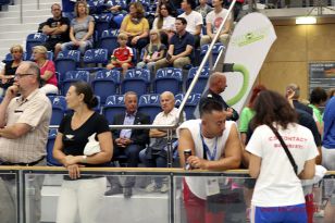 1475067218-42-von-204.jpg